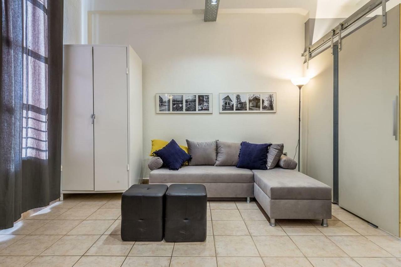 アテネRenovated Loft At The Center Of Monastirakiアパートメント エクステリア 写真