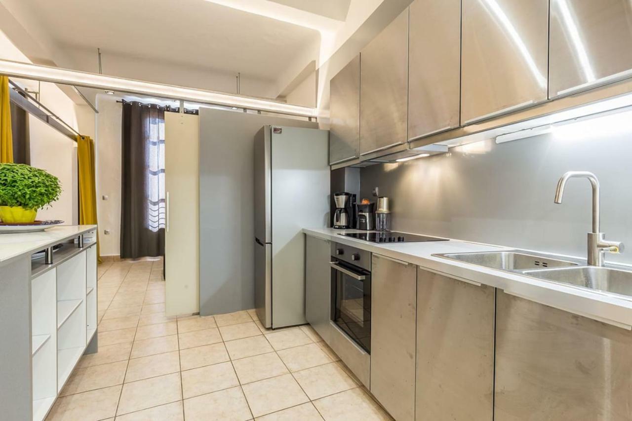 アテネRenovated Loft At The Center Of Monastirakiアパートメント エクステリア 写真