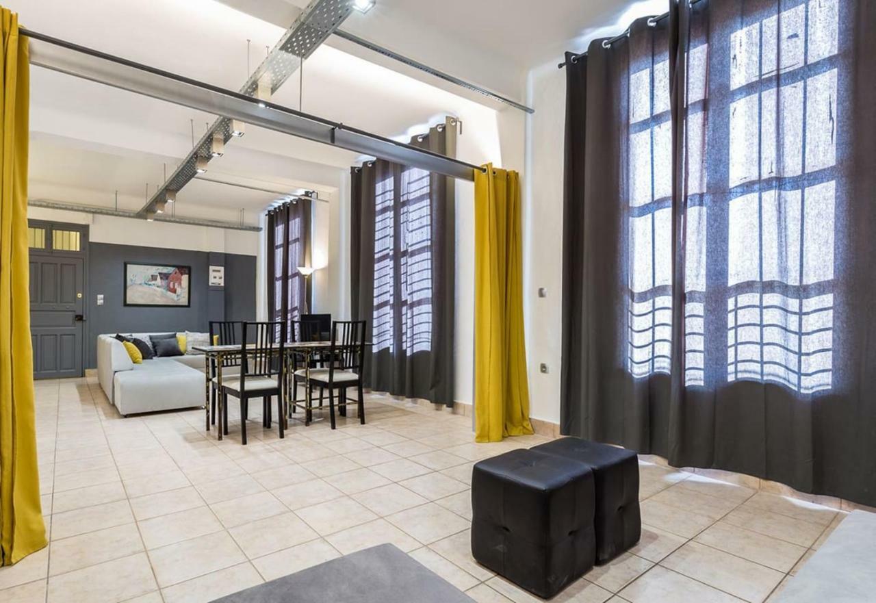 アテネRenovated Loft At The Center Of Monastirakiアパートメント エクステリア 写真